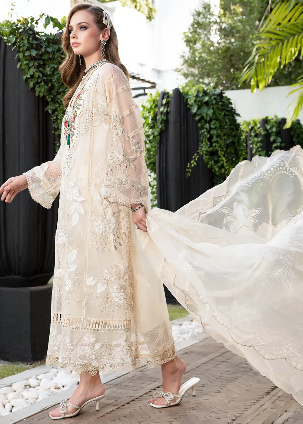Pretty Cream Floral Suit - Maria B Lawn Eid Collection 2023 - EL-23-01